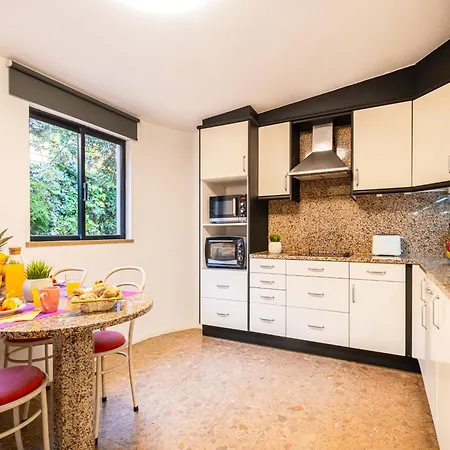 Villa For 8 People With Garden Vila Albufeira
