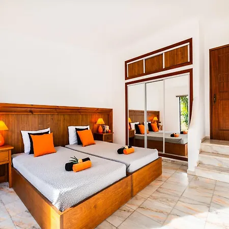 Villa For 8 People With Garden Vila Albufeira